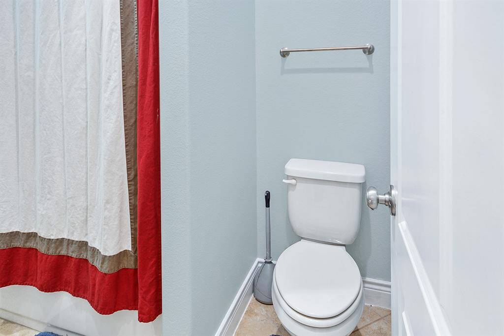 Another view showing the 2 piece bathroom access. Guest bathrooms offer a shower/tub combo.