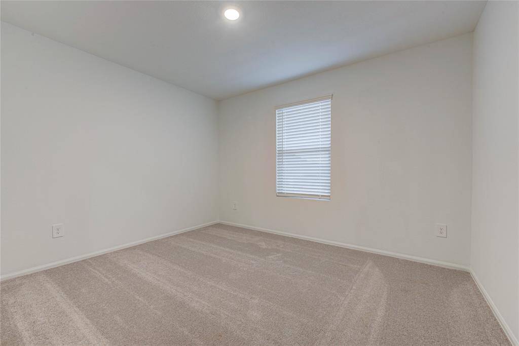 Guest bathroom is conveniently located upsatir next to gameroom and all bedrooms