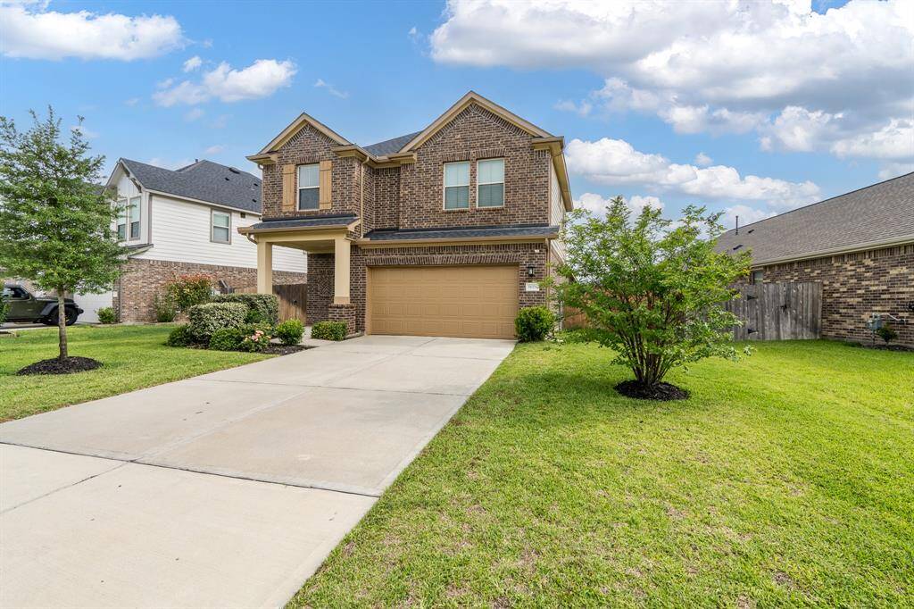 Welcome Home to 31226 Albany Brook nestled in the heart of Dellrose.