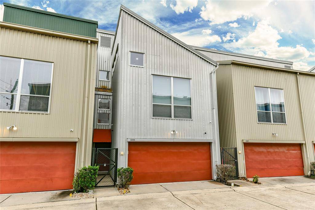 Near Med Center, U of Houston, Museum District, and tons of hot spots.  Call for your appt today!