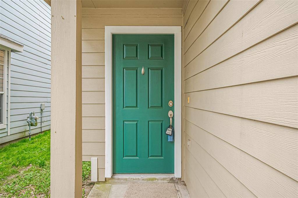 Clean and bright entryway with privacy and security.