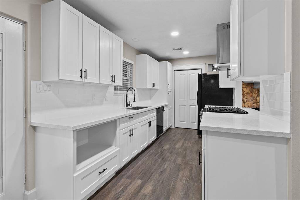 A view of the new kitchen and appliances.