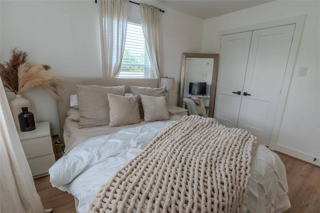 Guest bedroom upstairs.