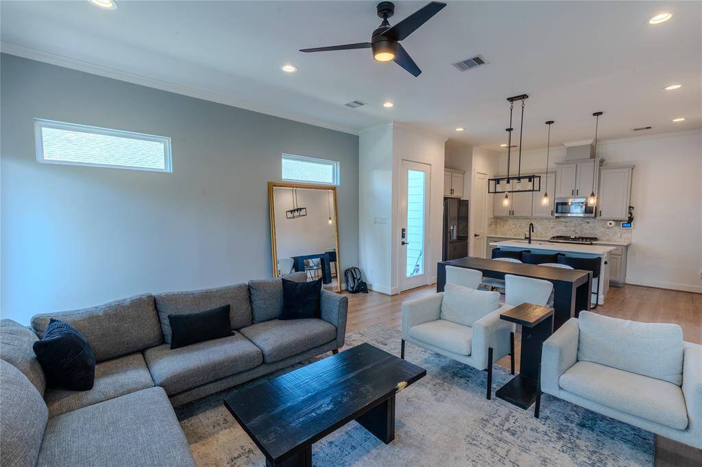Plenty of seating form multiple pieces for furniture.