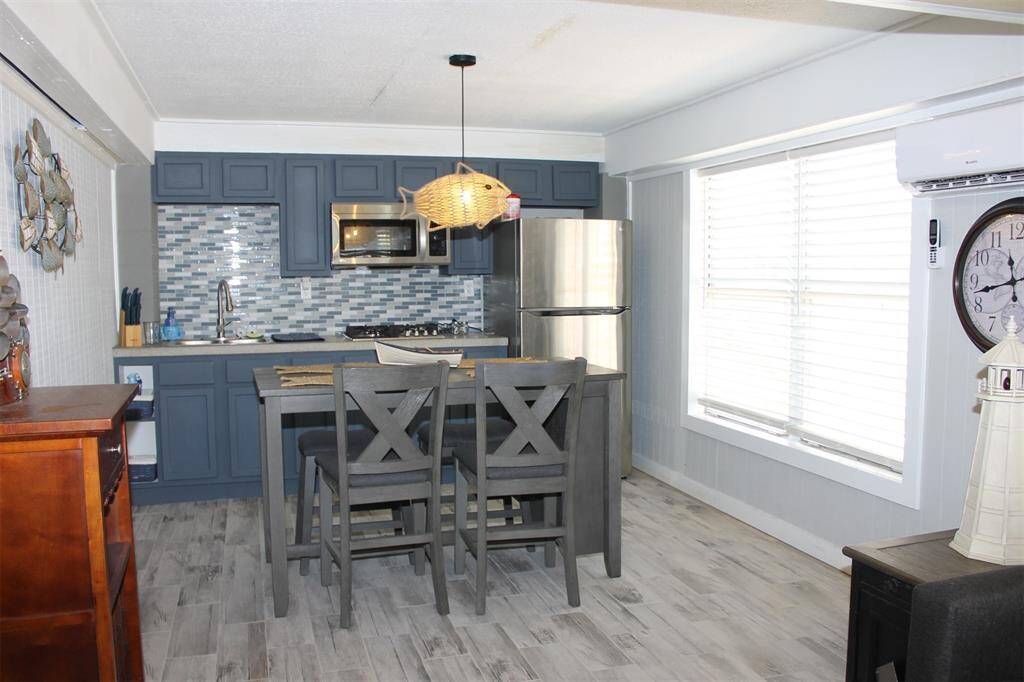 Kitchen and eating space  in this guest suite