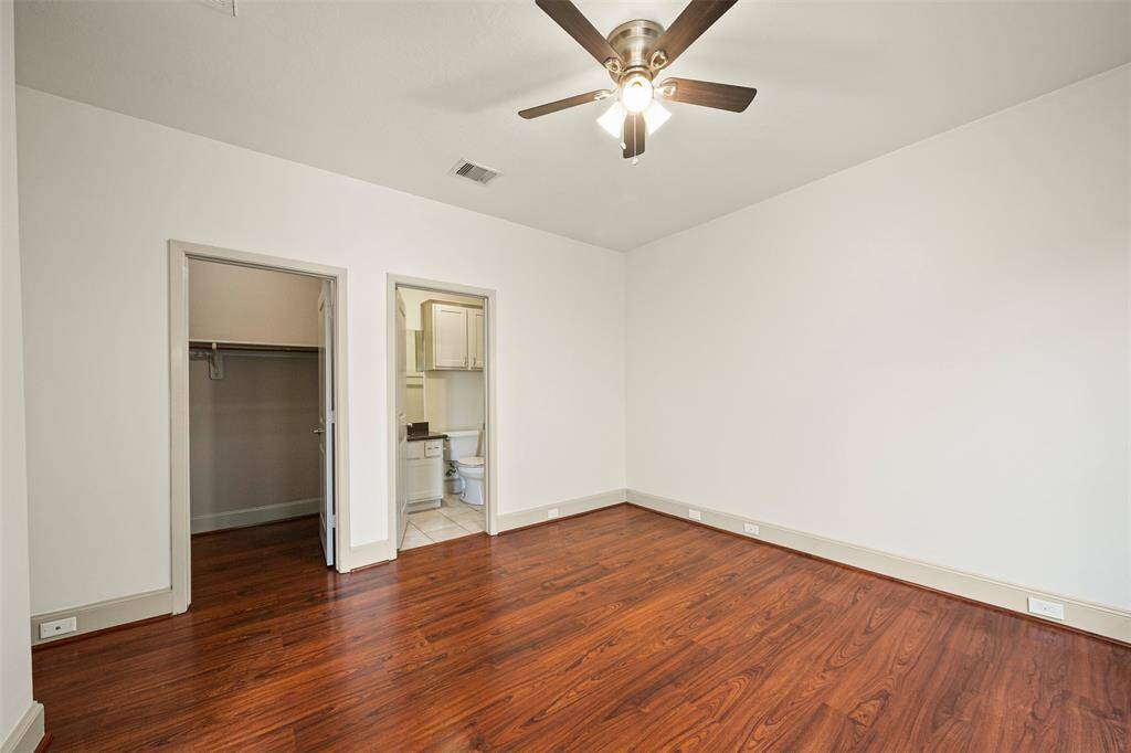 1st Floor bedroom with private bath