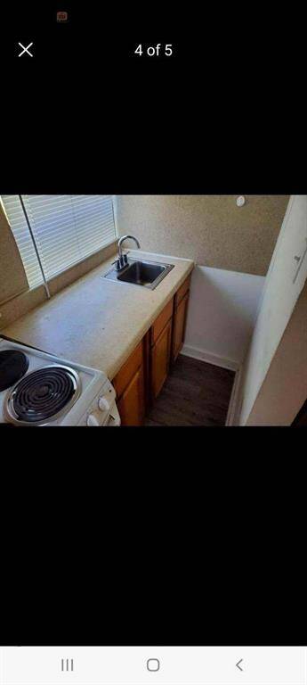 Cottage offers a               full kitchen.