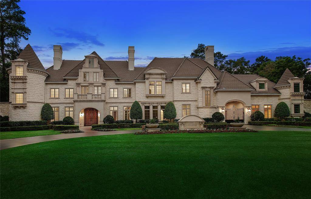 Completely remodeled custom home in 24 hour guard gated Carlton Woods Nicklaus!