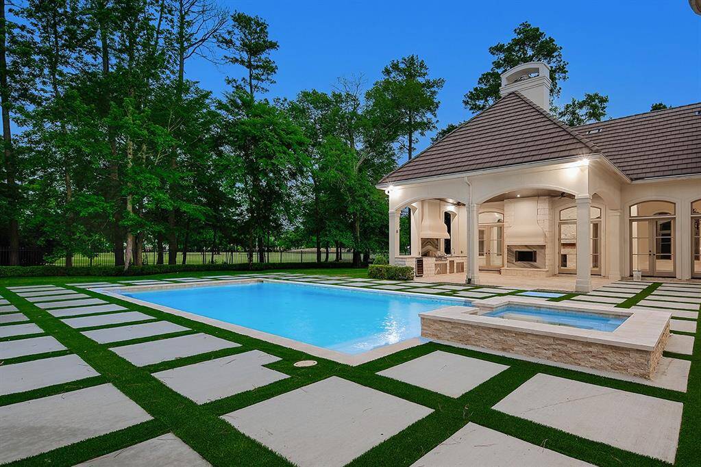 A brand new spa was added, and the pool was resurfaced during the remodel. Large pavers with astroturf surround the pool area with stunning golf course views.