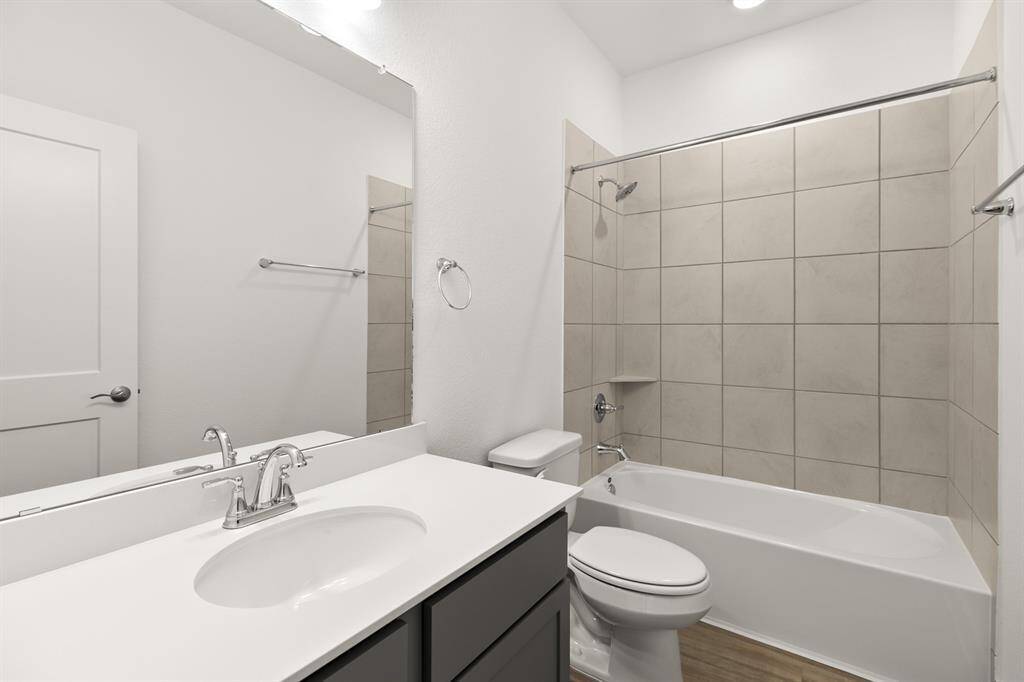 Whether it’s a quick morning routine or a leisurely evening soak, these spaces are here to enhance your everyday moments.
