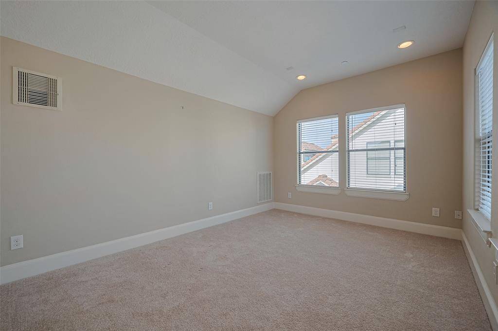 Extra room/Media room virtually staged