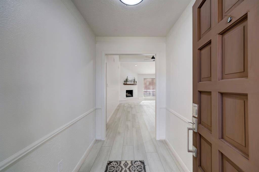 Fresh and bright entry
