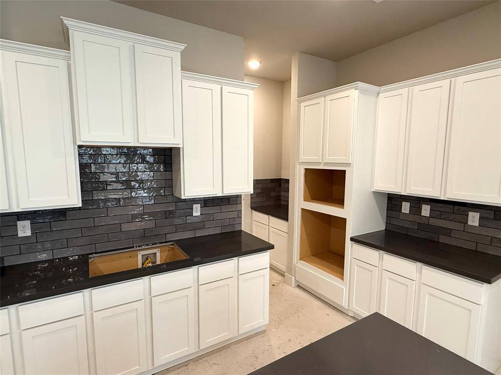 Whether you’re a seasoned chef or a novice just learning the ropes, this kitchen invites you to unleash your culinary creativity and savor every moment spent within its inviting walls.
