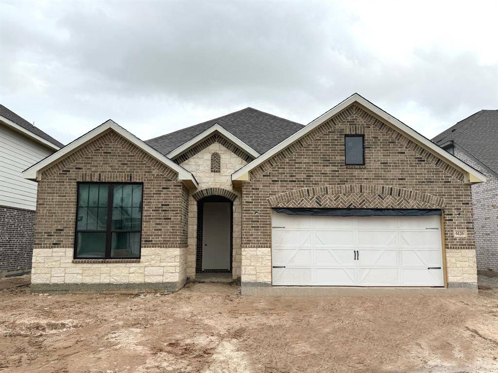 Welcome to the Olive III Plan by HistoryMaker Homes! Come experience the perfect blend of contemporary elegance and spacious livability in a setting that welcomes you with open arms.