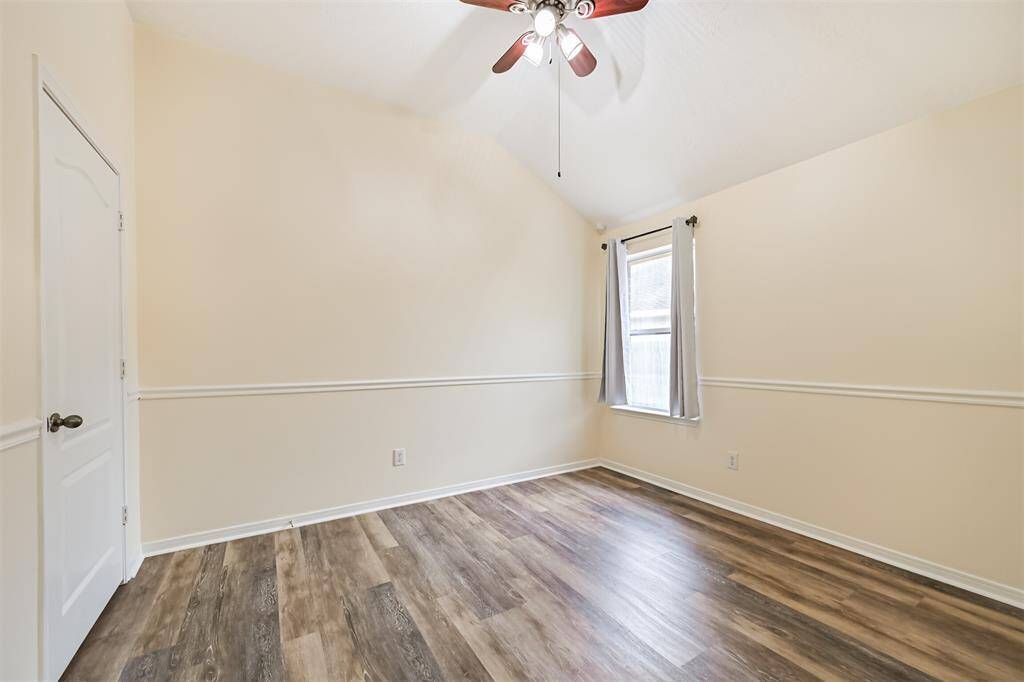 Front bedroom (bedroom #3)