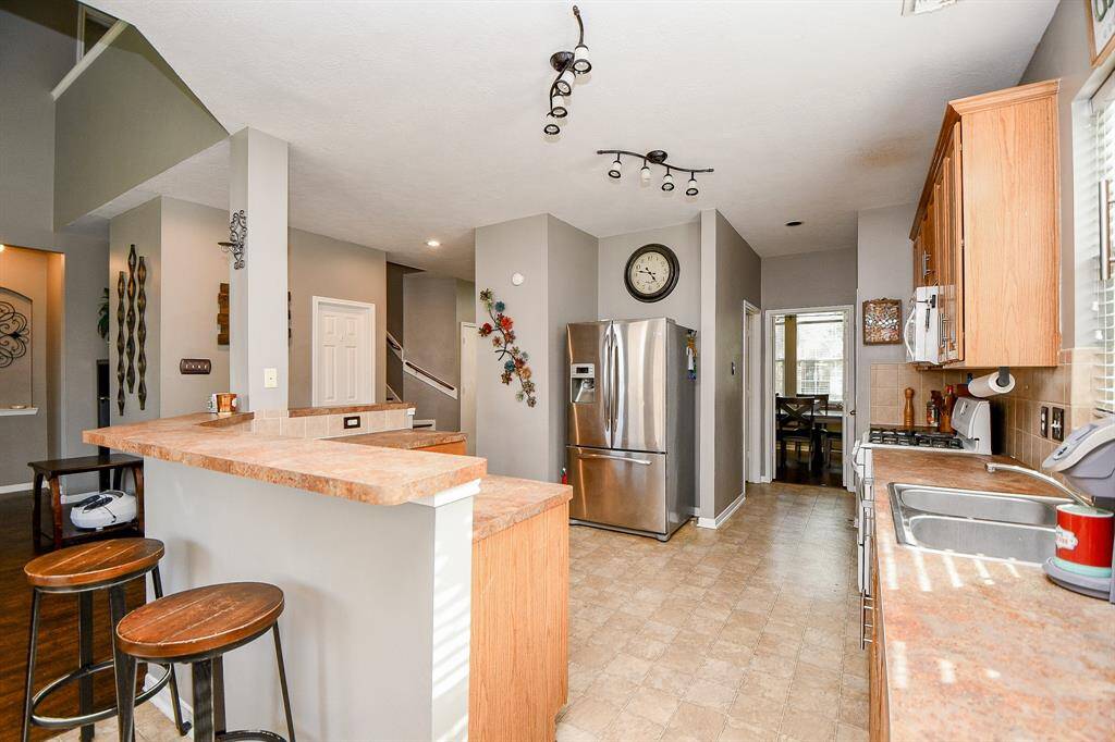 Breakfast bar and lots of counter space.