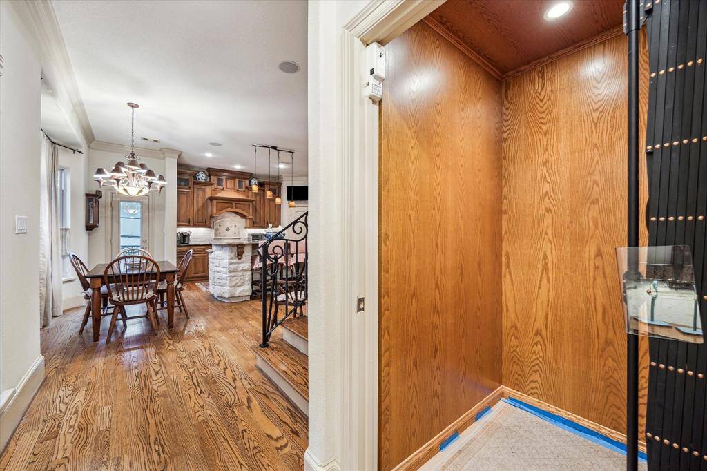 Full sized elevator just off the kitchen are, with access to all three levels).