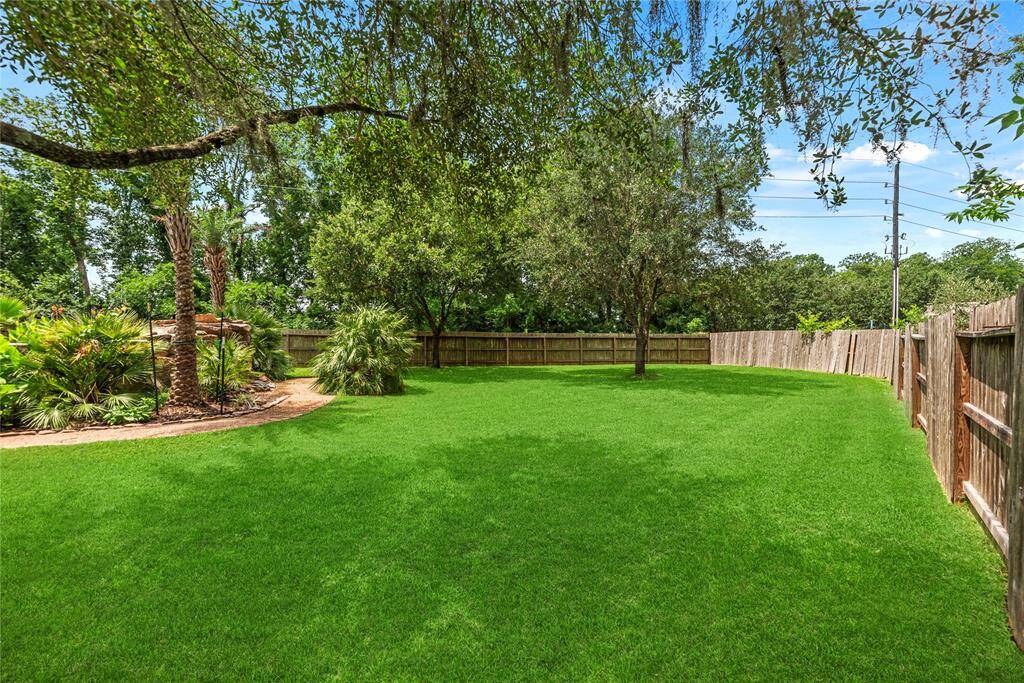 Children and dogs may easily play in the ample green space! Sit by the pool, as the kiddos and their friends float by on inflatable avocados and doughnuts!