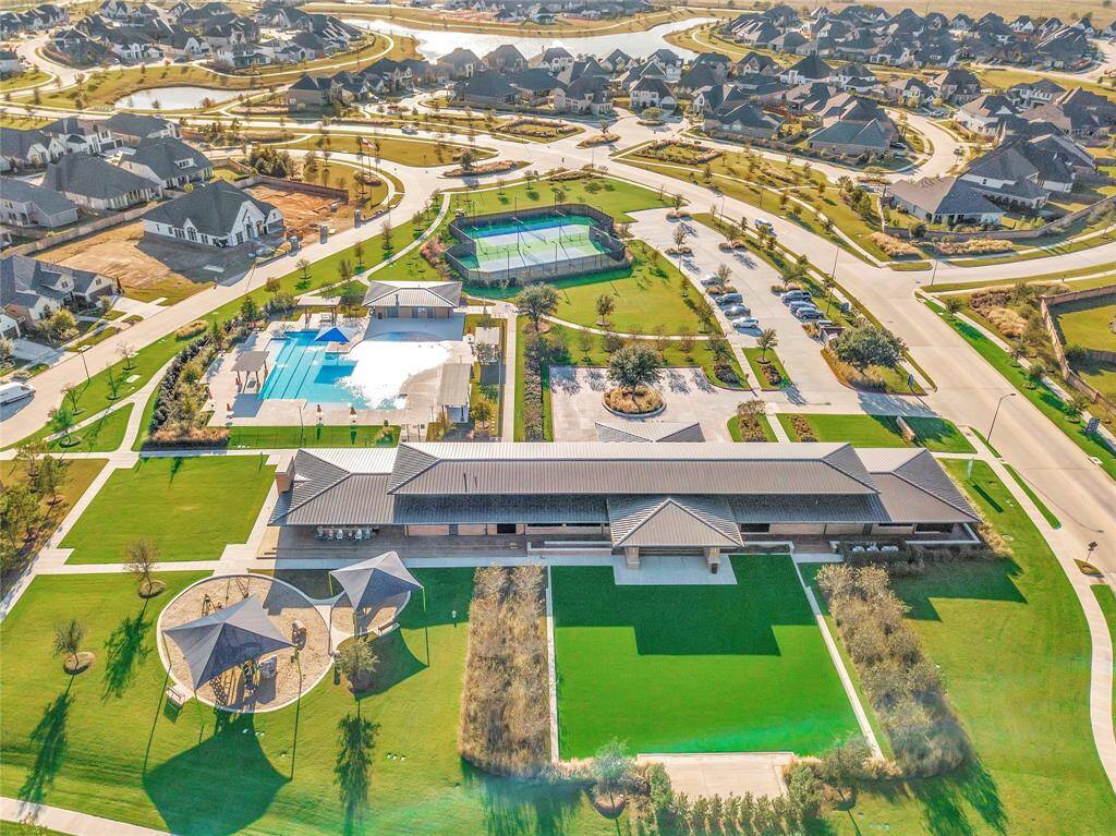 Aerial shot of Elyson Commons at Bear Creek.