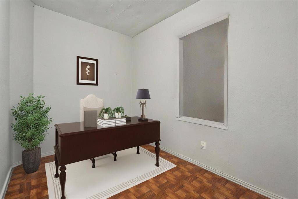 Another unit 2 bedroom. [virtually staged]