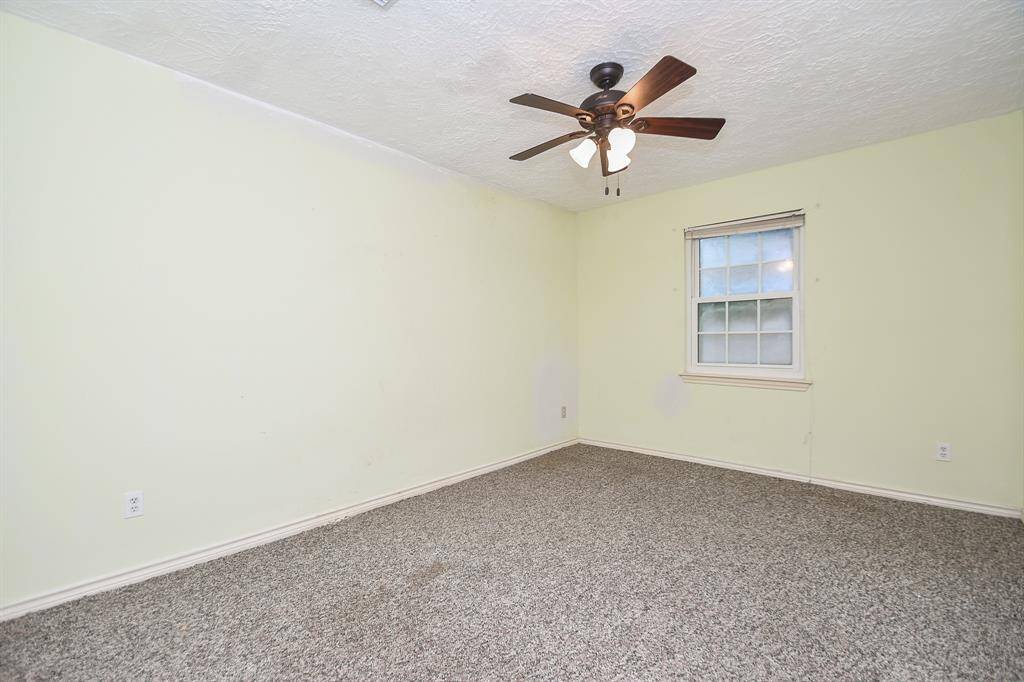 Secondary bedroom