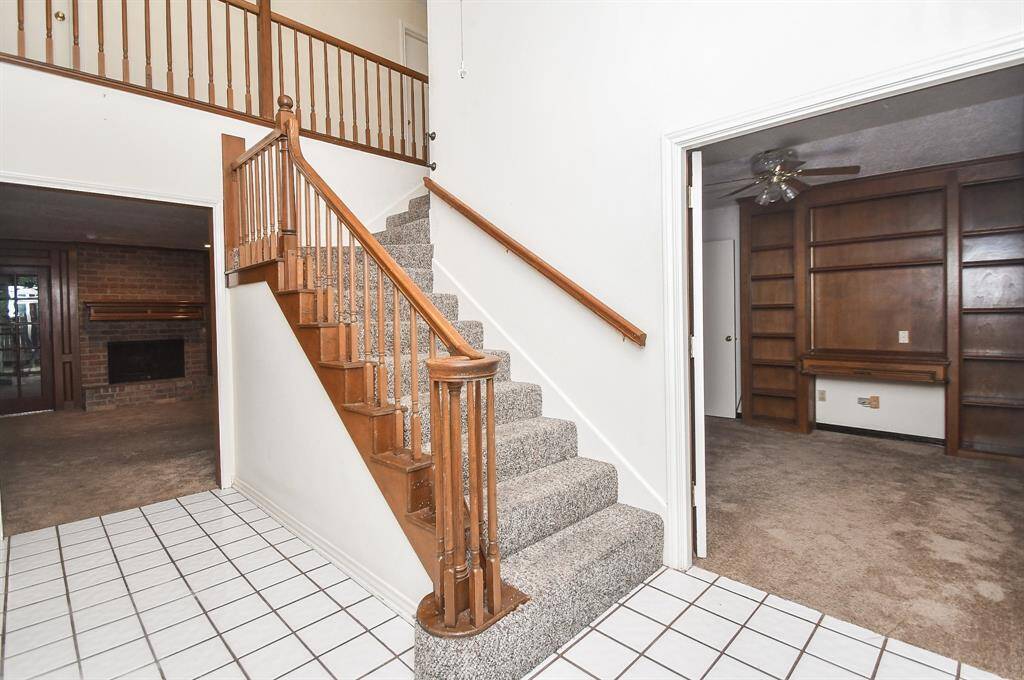 From the front entry we can go to the study, family room or dining area.