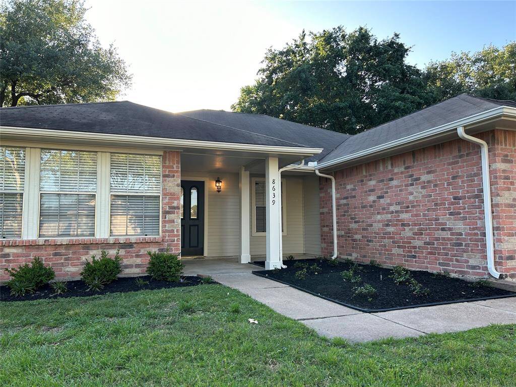 Welcome to 8639 Sunny Ridge in Copperfield