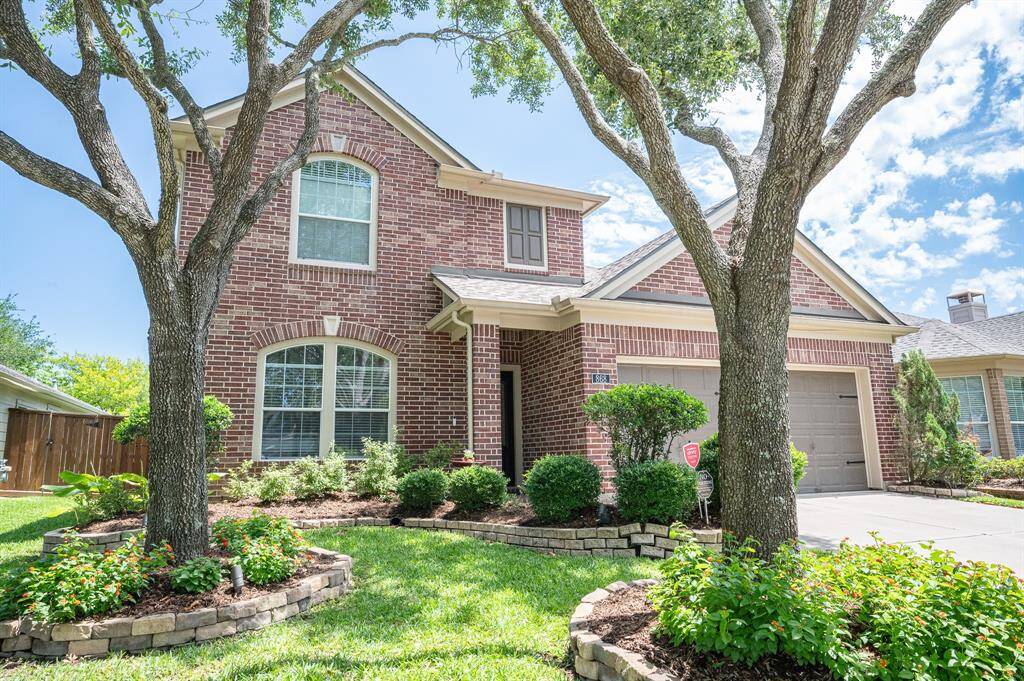 Discover the perfect blend of convenience and lifestyle in this charming home.
