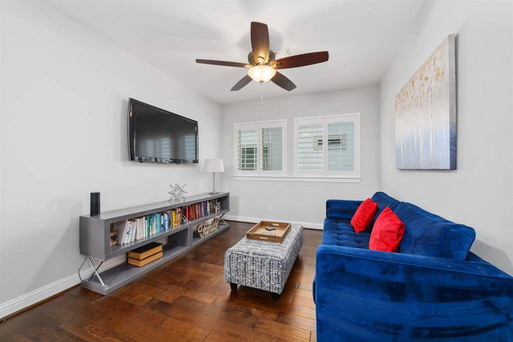 Game room/Sitting area