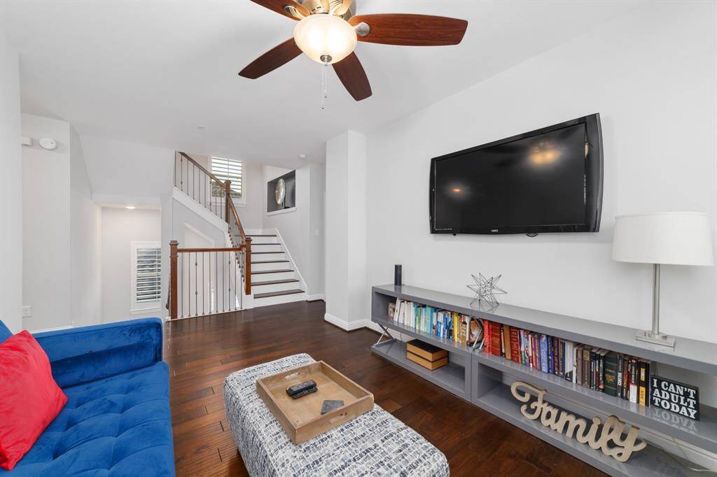 Game room/Sitting area