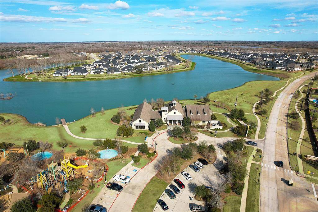 Sawmill Lake Club, Park, and Pool are just the beginning! Enjoy multiple parks, pools, scenic trails, and more, all thoughtfully scattered throughout the community for endless recreation and relaxation.