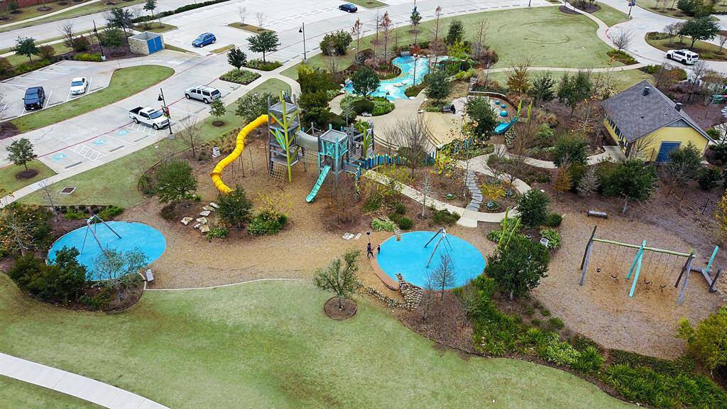 The playground at Sawmill Lake Club is phenomenal with lots of room for fun and games. Let their imagination run as wild as they will in this fantastic park!