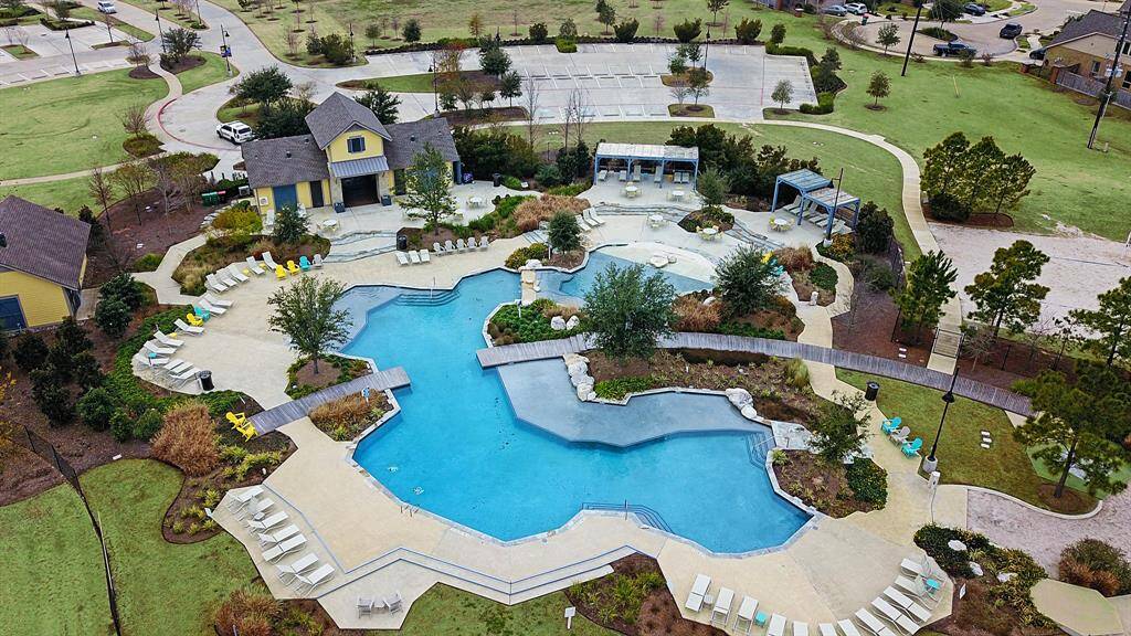 The  Sawmill Lake Club has a sparkling pool, ready for long hot summer days of sunshine and exciting games of Marco Polo with neighborhood friends.