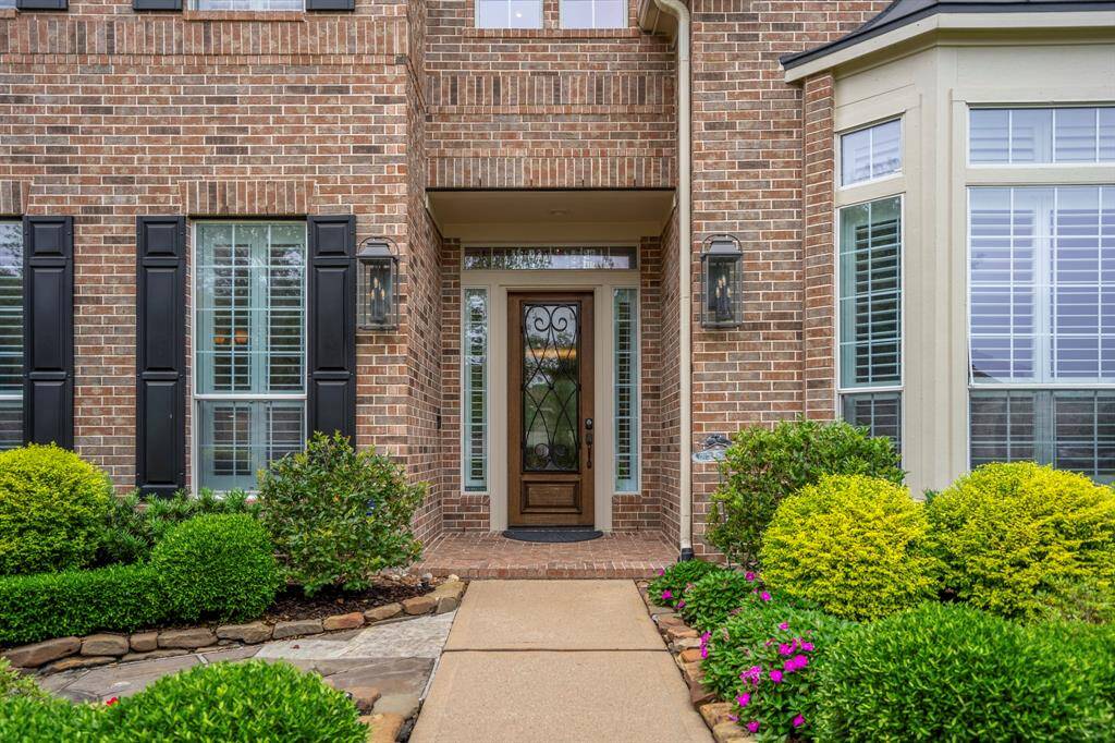 Flanked at the front porch are two coach lights that offer an attractive and welcoming impression as you approach the home.