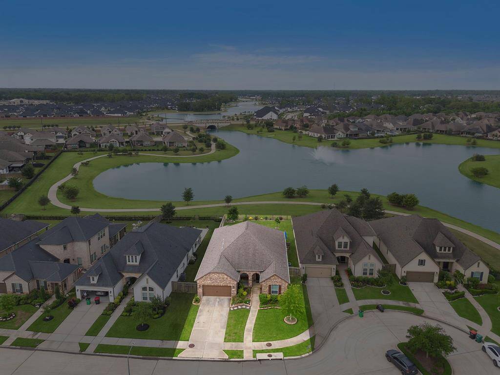 Aerial view of home on a quiet cul-de-sac