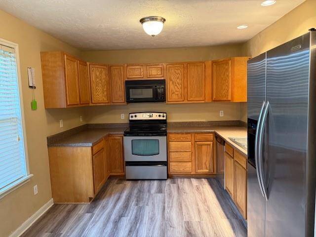 Eat-In Kitchen