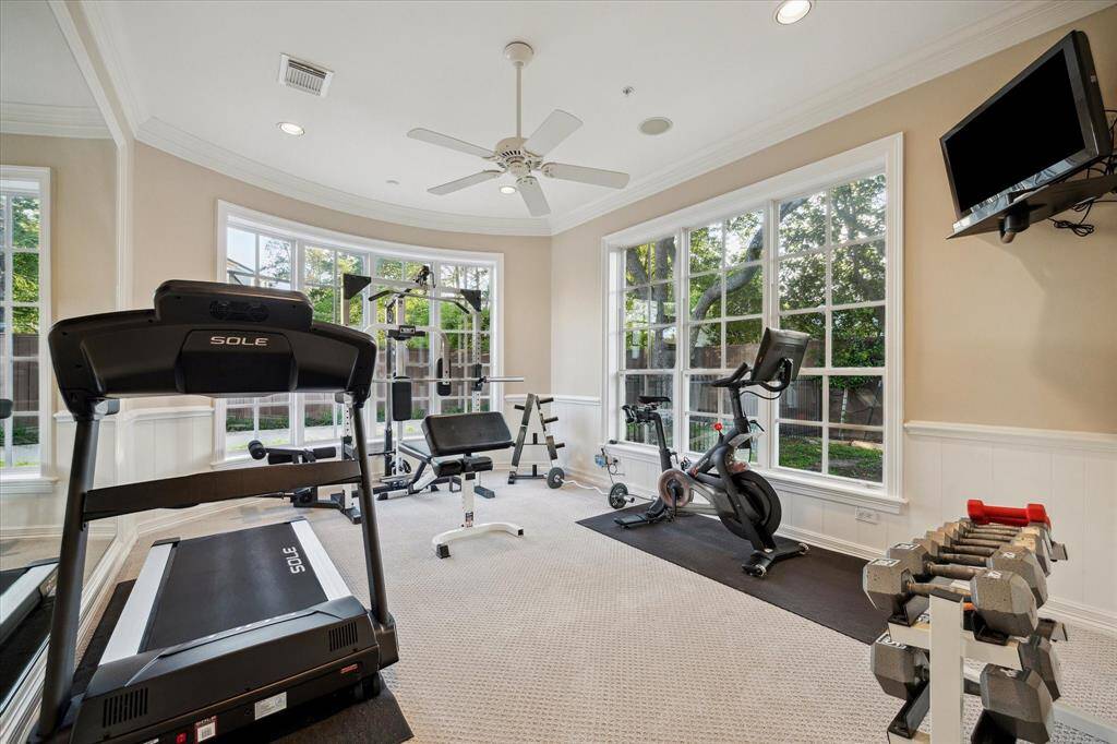 Downstairs, you'll find a cozy bonus room currently set up as a gym. While it doesn't have a closet, this versatile space can easily transform into a secondary room, study, game room, or TV room. Conveniently located next to it is a full bath, adding to the comfort and convenience.