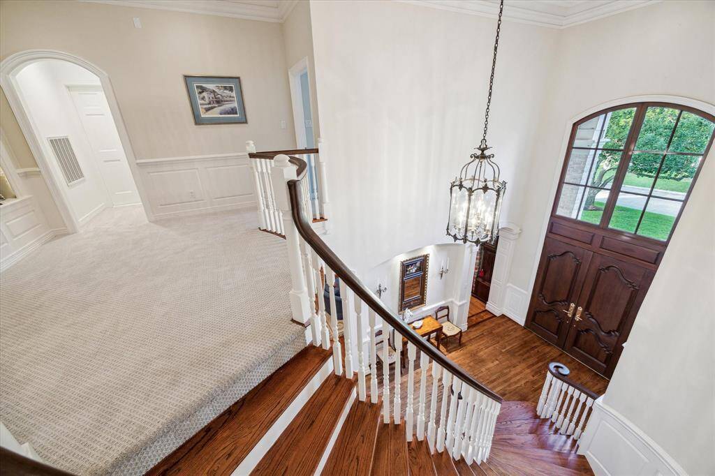 Beautiful hardwood steps and newly installed carpet lead you to the second floor. A secondary staircase can be found leading from the back hallway to the second floor as well.