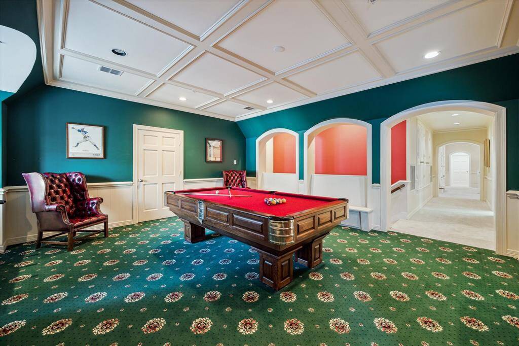 Decorative ceiling details and surround sound are ideal for game days.