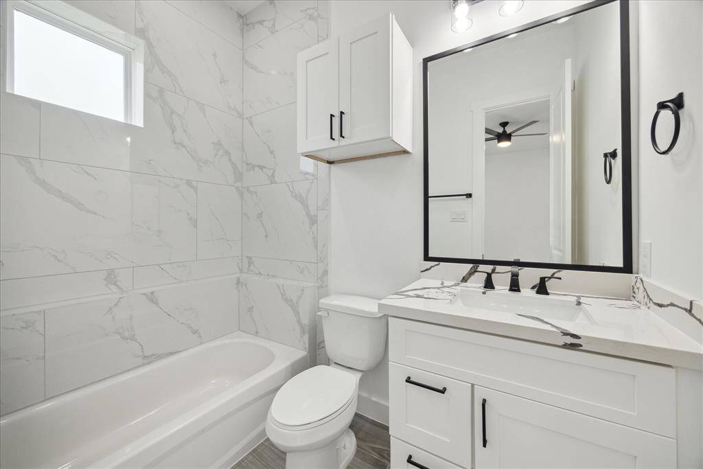 Ensuite bathroom to third floor bedroom