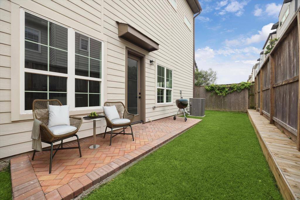 Out door patio virtually staged