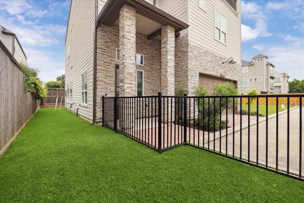 Side yard