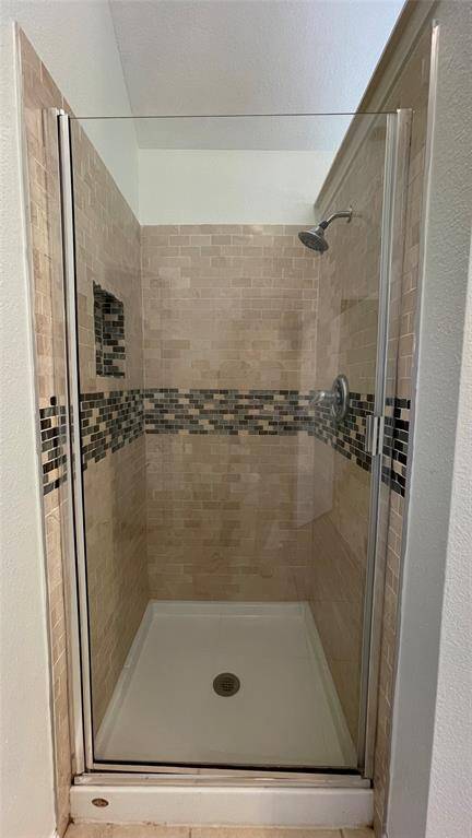 Primary bathroom / separate shower