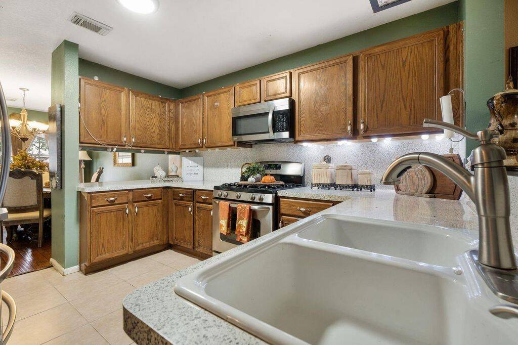 Kitchen - Before