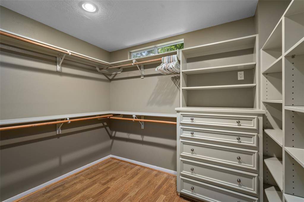 Walk-in closet