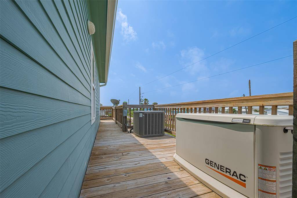 Never be without power with this whole house Generac back up generator, which has a dedicated propane tank to help with extended power outages if they arise.
