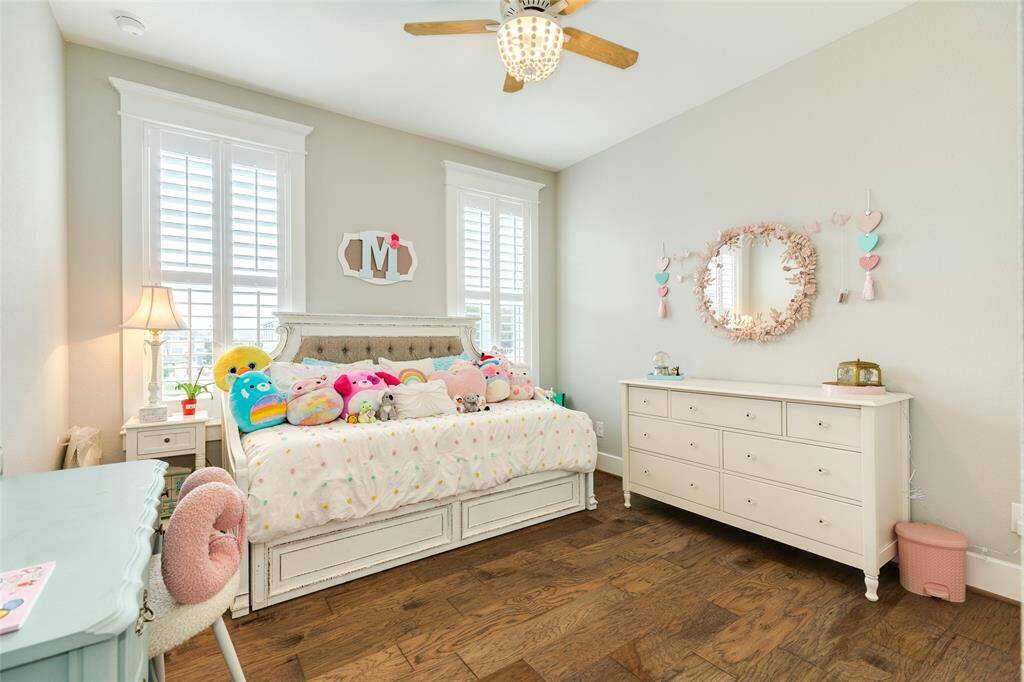 South East bedroom with en suite bath.l