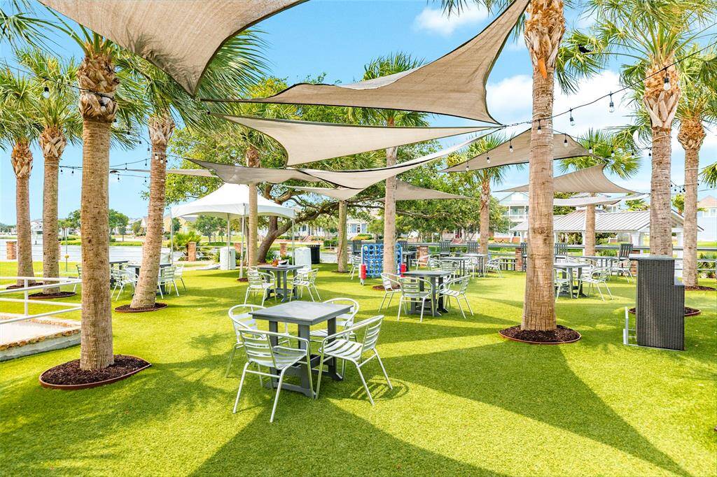 Community space to gather and enjoy mornings and evenings.