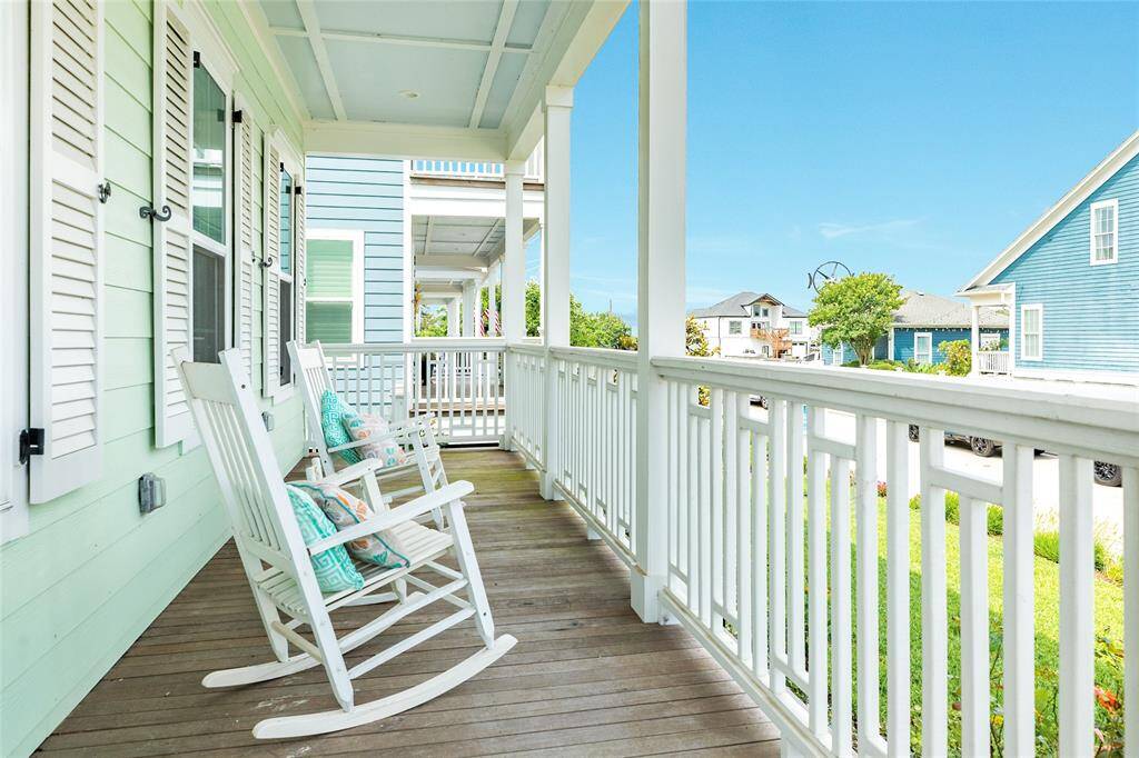 Great sitting area for enjoying morning sunrises.
