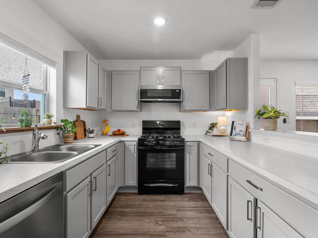 Spacious kitchen